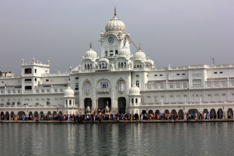 golden temple entrance